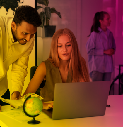 Abbildung von Menschen und der Typo3 Agentur
