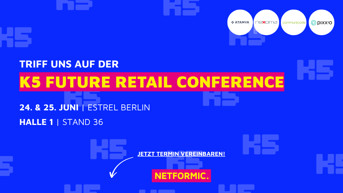 Blauer Event-Banner zur K5 Future Retail Conference mit gelb-pinker Highlight-Schrift. Text: „Triff uns auf der K5 Future Retail Conference – 24. & 25. Juni | Estrel Berlin – Halle 1 | Stand 36“. Oben rechts sind die Logos von ATAMYA, nexoma, communicode und pixx.io zu sehen.